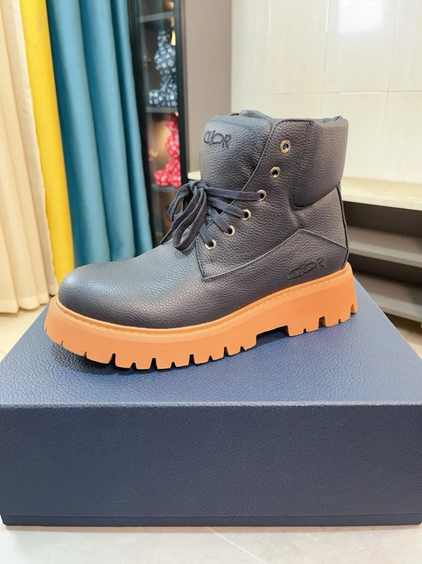 Men's shoes 💰600🌹🌹[Dior] Dior's new high-top imported cowhide ➕ cowhide lining, designed by European and American masters, perfect shape to create counter quality, solid color raw and wear-resistant outsole, original quality, unique and beautiful design, super versatile and very comfortable. High-end without losing taste, fashionable, cold-proof and warm! Absolute focus 39-44 size 38 45 customized